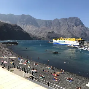 https://casapello-las-nieves.in-canary-islands.com