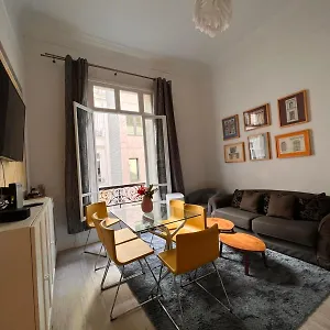 https://luxury-apartment-champs-elysees.fr-paris.fr